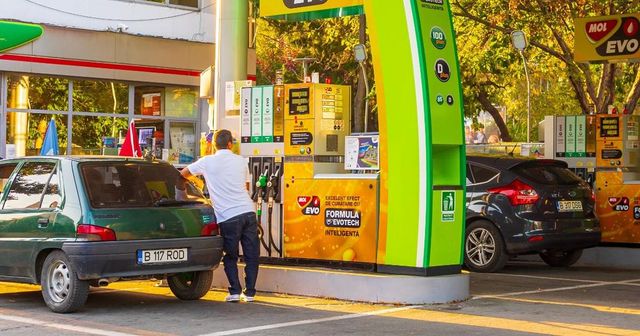 Benzina ar putea depăși 10 lei, iar motorina 11 lei pe litru, zilele următoare, potrivit unei analize de specialitate