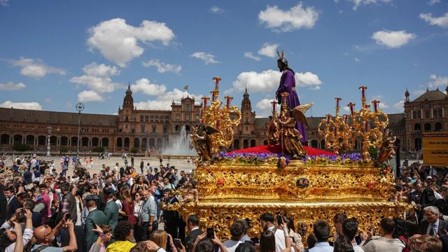 Lunes Santo de barrio y de silencio