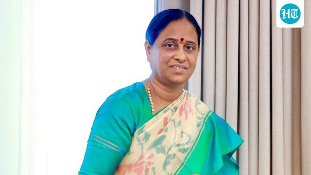 Surekha attacks Revanth, seeks continuation in Cabinet