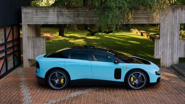 Primul Ferrari complet electric s-a vândut pentru o sumă record, de peste 60 de ori prețul de pornire