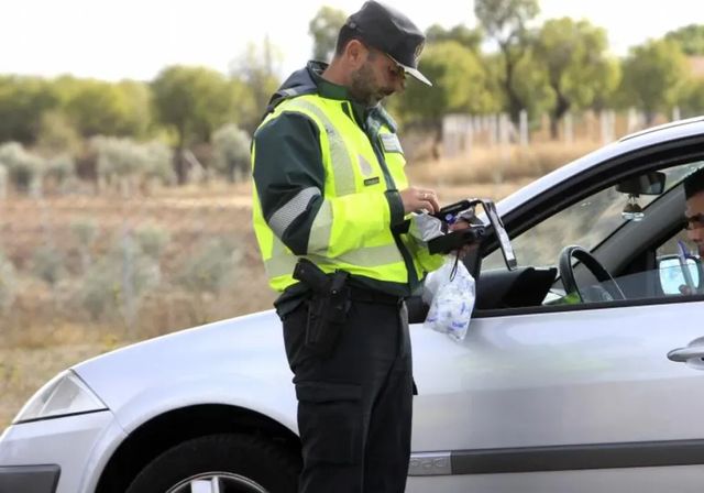 Marlaska apuesta por bajar la tasa de alcohol del 0,5 al 0,2 para todos los conductores