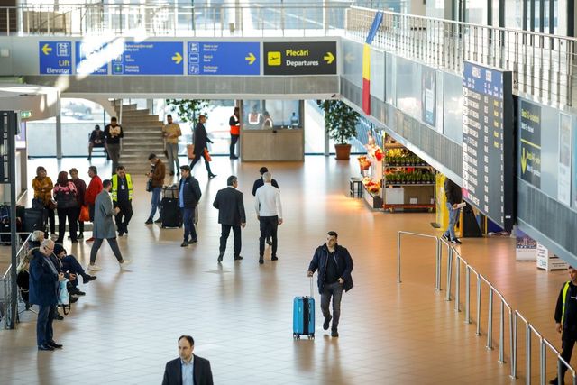 Avarie la sistemul de climatizare al aeroportului Henri Coandă. Zona de îmbarcare, cea mai afectată