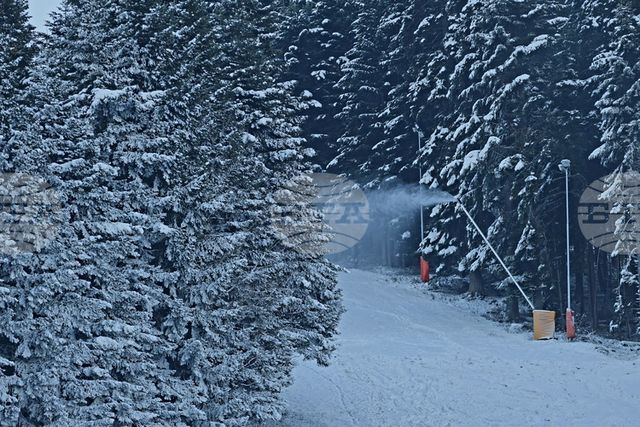 Във високите части на Рила и Пирин духа бурен вятър, предупреждават от Планинската спасителна служба
