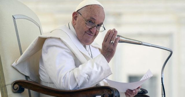 Papa Francisc le cere preoților să nu îi adoarmă pe oameni cu predici prea lungi