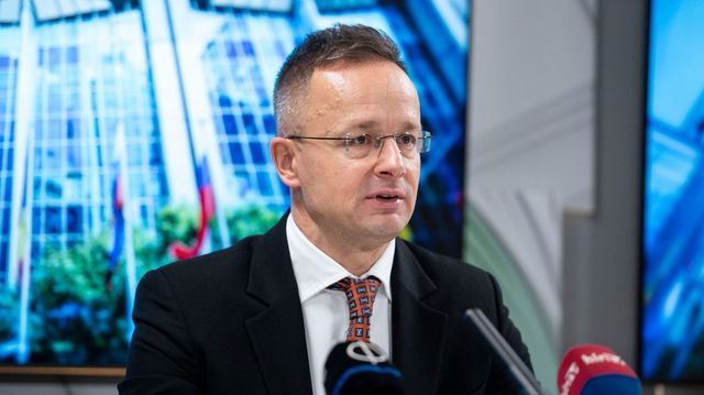 Szijjártó Péter: A brüsszeli politikai vezetők nem vesznek tudomást az új realitásról - videó