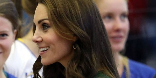 Kate visita l'ospedale dove è stata curata per il cancro