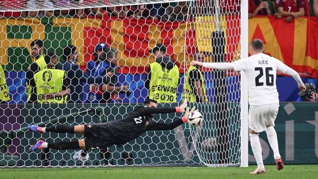 Exhibición de Diogo Costa en los penaltis para salvar a Cristiano y Portugal