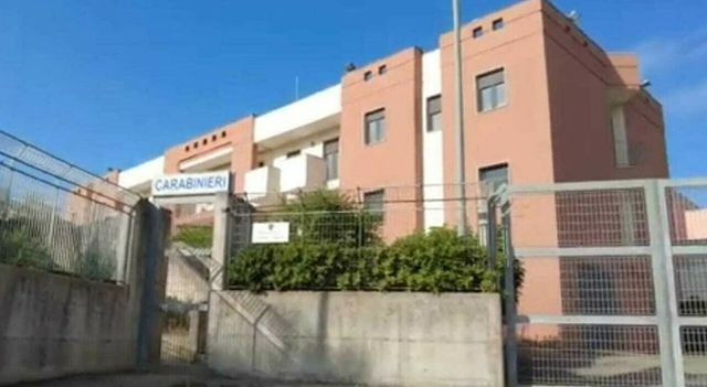 Lecce, violenza sessuale e rapina su una 12enne: indagati tre minorenni