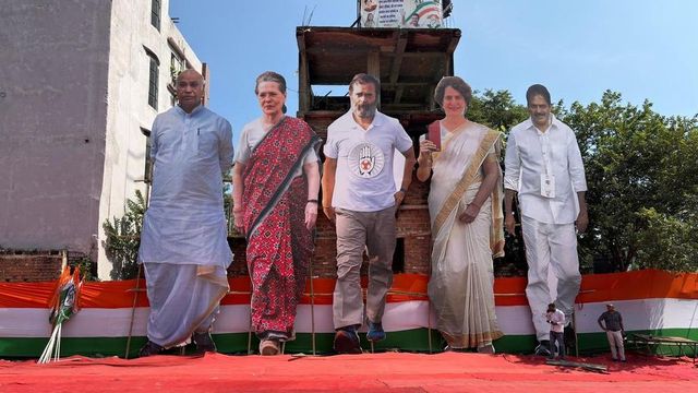 Rahul arrives in Patna to attend Congress Working Committee meeting