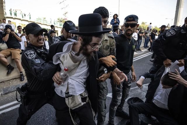 Curtea Supremă a Israelului hotărăște că evreii ultra-ortodocși trebuie înrolați în armată