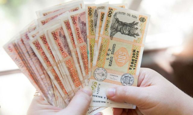 Salariul mediu lunar brut, aproape de 17 mii de lei în trimestrul al doilea