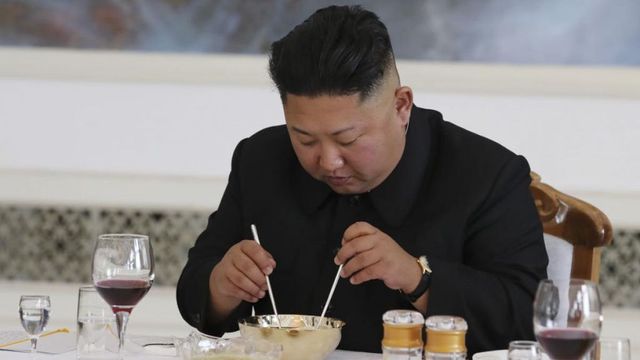 Asistenții lui Kim Jong Un încearcă să obțină medicamente noi din străinătate pentru a-l ajuta pe liderul nord-coreean să slăbească