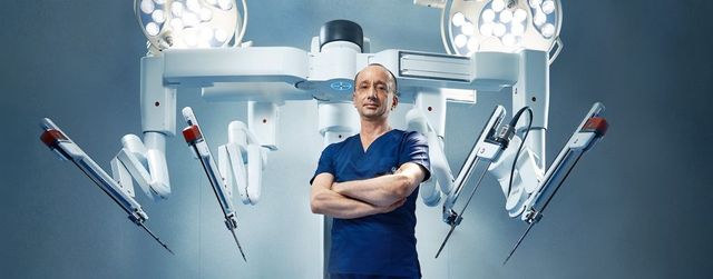 Intervenții robotice, realizate în cadrul MedLife Medical Park, cu tehnologia de ultimă generație a robotului da Vinci Xi