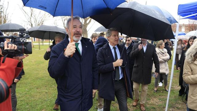 El PP acusa a Sánchez de inflar el censo electoral con la regularización de migrantes