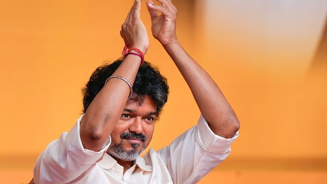 Vijay’s wife withdraws petition to divorce him