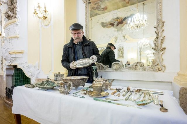 Archeologové na zahradě zámku Nový Falkenburk objevili poklad barona Liebiega