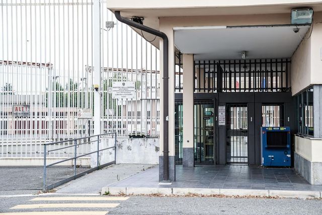 Disordini nel carcere di Torino, sei gli agenti feriti