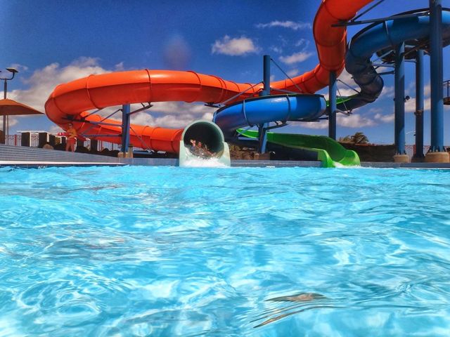 Ea este Adelina, fetița de 8 ani care a murit la o piscină din Tulcea după ce s-a dat pe tobogan