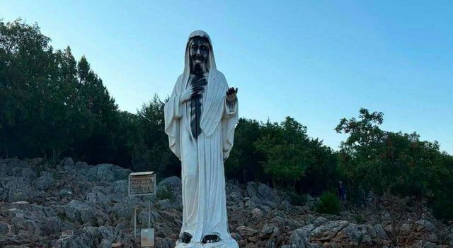 Medjugorje, vandalizzata la statua della madonna