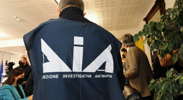 Camorra, confiscati 30 milioni di euro a un imprenditore legato al clan Belforte di Caserta