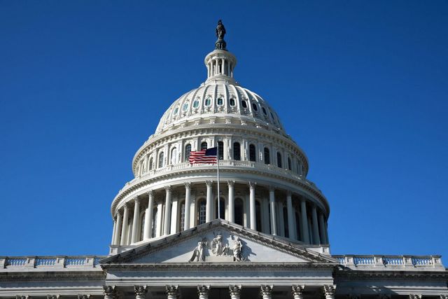 Senatul SUA adoptă masivul proiect de lege al lui Trump după un vot-maraton