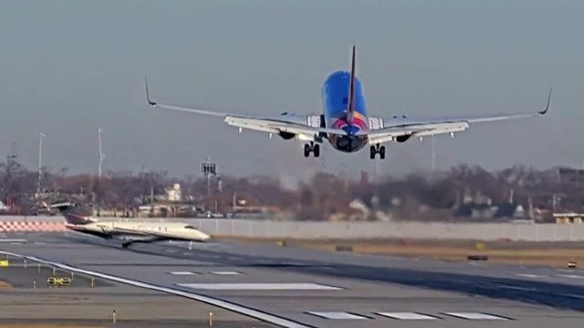 Restricții în patru aeroporturi din Italia, din cauza lipsei de combustibil