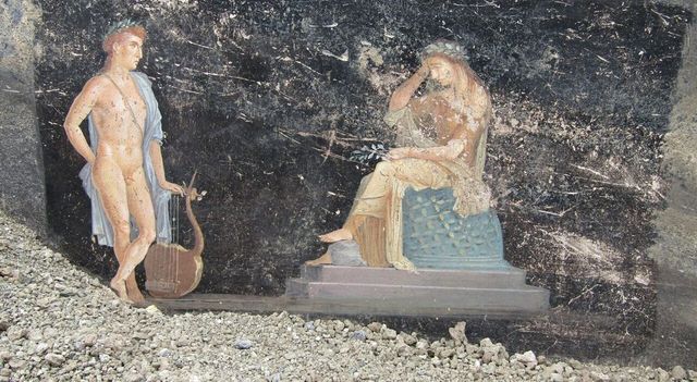 Pompei, spunta un salone decorato con immagini della guerra di Troia
