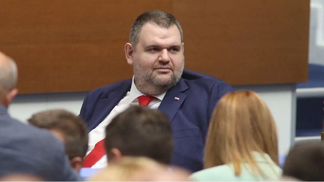 ДПС изключи Айсел Руфад от парламентарната група