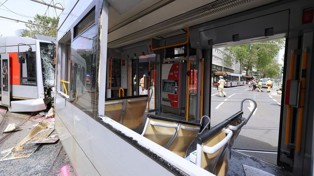 Zeci de răniți în urma coliziunii a două tramvaie în orașul Dusseldorf