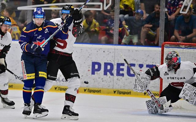 ONLINE: Sparta hostí lídra, Kladno hraje v Boleslavi. Hradec v derby přivítá Pardubice