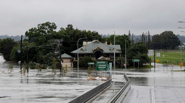 Pioggia torrenziale e inondazioni in Australia: evacuate migliaia di persone a Sydney