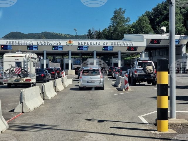 Интензивен е трафикът на граничните пунктове с Турция “Kапитан Андреево” и ”Лесово”