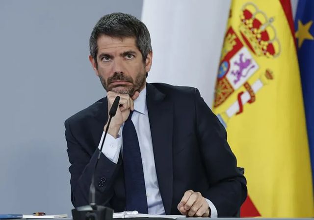 Sumar registra una ley para limitar la actividad de los expresidentes tras el caso Zapatero