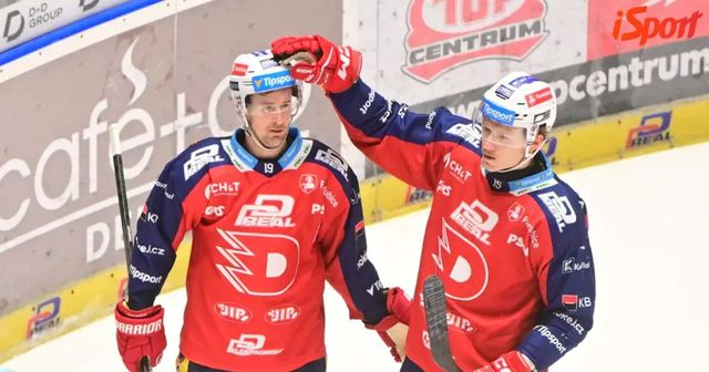 ONLINE: Pardubice mohou vyhrát základní část, Sparta proti Plzni. Kometa - Třinec