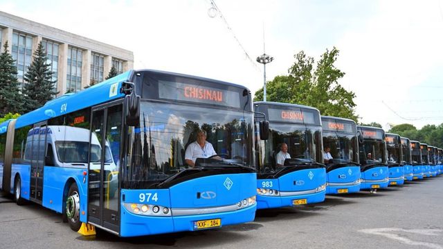 Pe rutele din Capitală, dar și din suburbii vor circula 16 autobuze noi