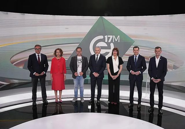 Juanma Moreno contraataca para neutralizar los ataques a su gestión de la sanidad