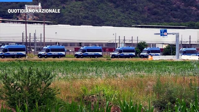 Val Susa, scontri tra No Tav e polizia al cantiere di San Didero | Il video