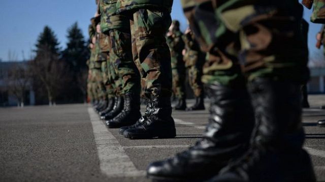 Consumau droguri pe teritoriul unei unități militare și au fost condamnați la muncă neremunerată timp de 135 de ore
