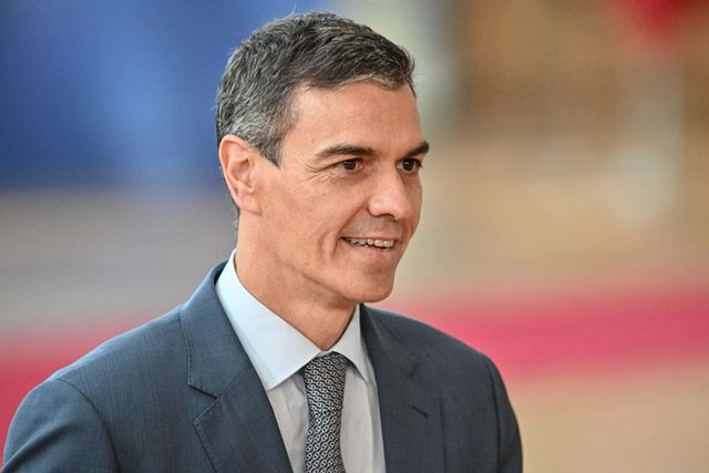 Sanchez in vacanza a Lanzarote, pubblica la sua 'playlist'