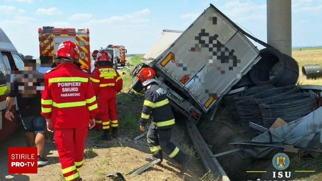 Trei morți și patru răniți într-un grav accident petrecut pe autostrada București- Pitești