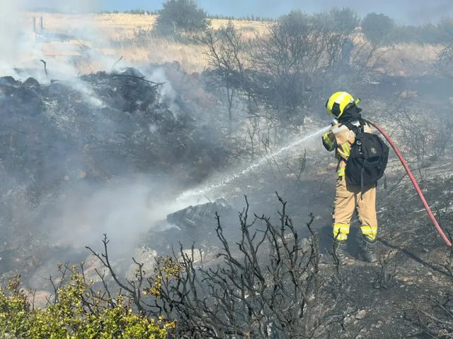 Pompierii moldoveni detașați în Grecia au stins un incendiu de vegetație lângă localitatea Derveni