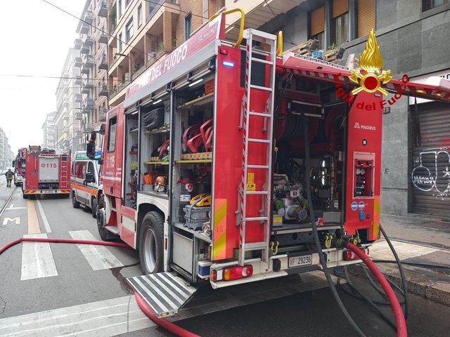 Incendio in una casa di riposo a Milano, sei morti