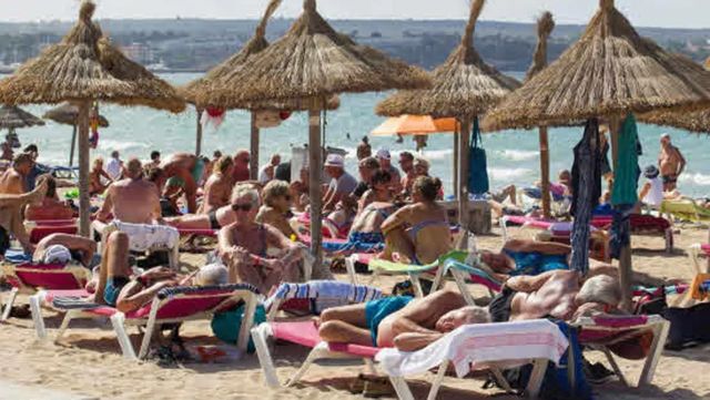 Nuevo año récord para el turismo: casi 94 millones de turistas visitaron España en 2024