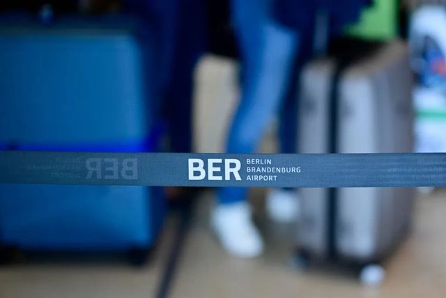 Attacco hacker aeroporti europei, arrestato un uomo poi rilasciato su cauzione