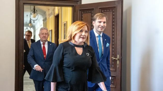 Vláda v pondělí projedná možnou regulaci marží na pohonné hmoty