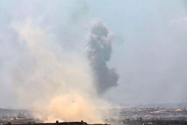 Media, attacchi Idf su Gaza, 6 palestinesi uccisi dall'alba