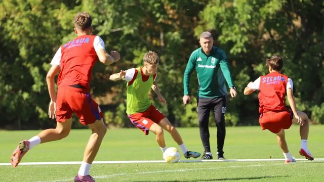 Reacția suporterilor Stelei după ce clubul a anunțat continuarea colaborării cu Daniel Oprița