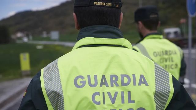 Mueren tres personas tras caer su coche por un puente en Huesca