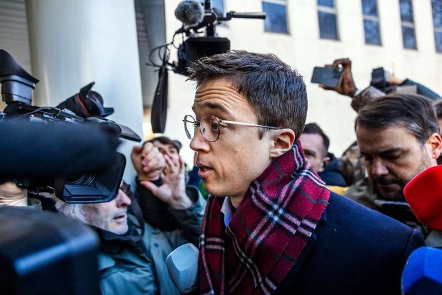El juez propone juzgar a Errejón por la presunta agresión sexual a Mouliaá