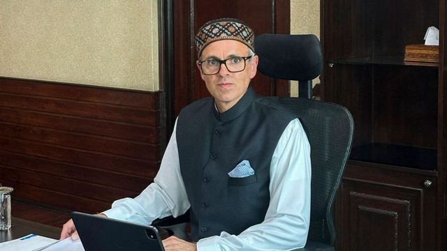 'Aur lado aapas mein': Omar Abdullah takes dig at Rahul, Kejriwal as BJP takes lead in Delhi elections